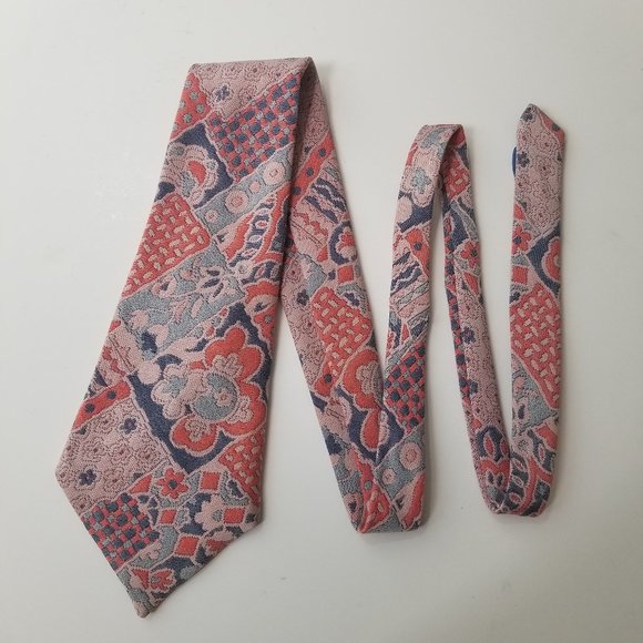 1970s handmade floral polyester tie - Picture 2 of 3